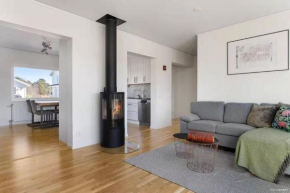 Havsnära Nybyggd Modern villa uthyres året runt!, Mönsterås